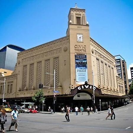 Just Opposite To Sky Tower , 2 Bed 2 Bath In Cbd Appartement Auckland Buitenkant foto