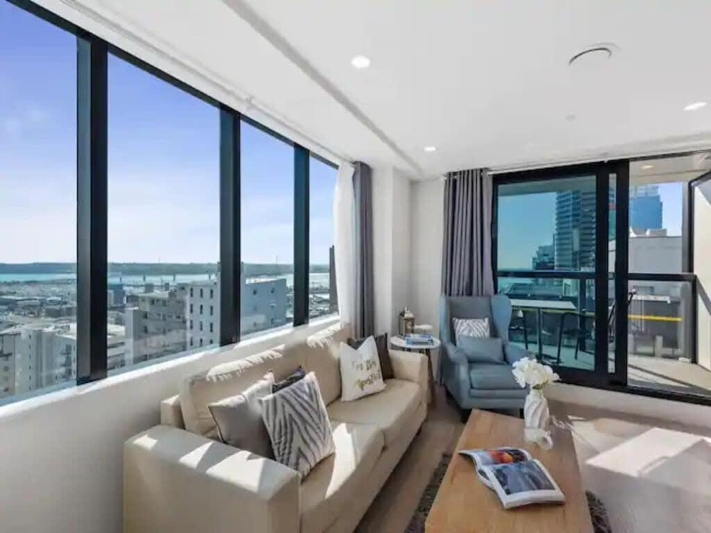 Just Opposite To Sky Tower , 2 Bed 2 Bath In Cbd Appartement Auckland Buitenkant foto
