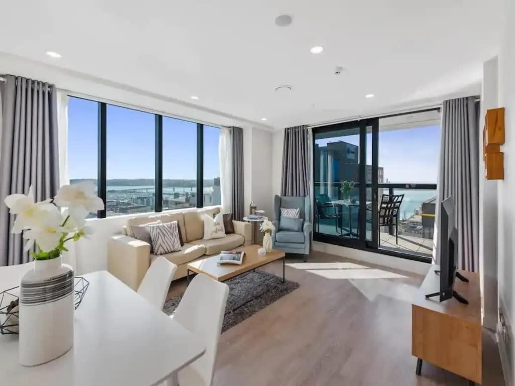 Just Opposite To Sky Tower , 2 Bed 2 Bath In Cbd Appartement Auckland Buitenkant foto