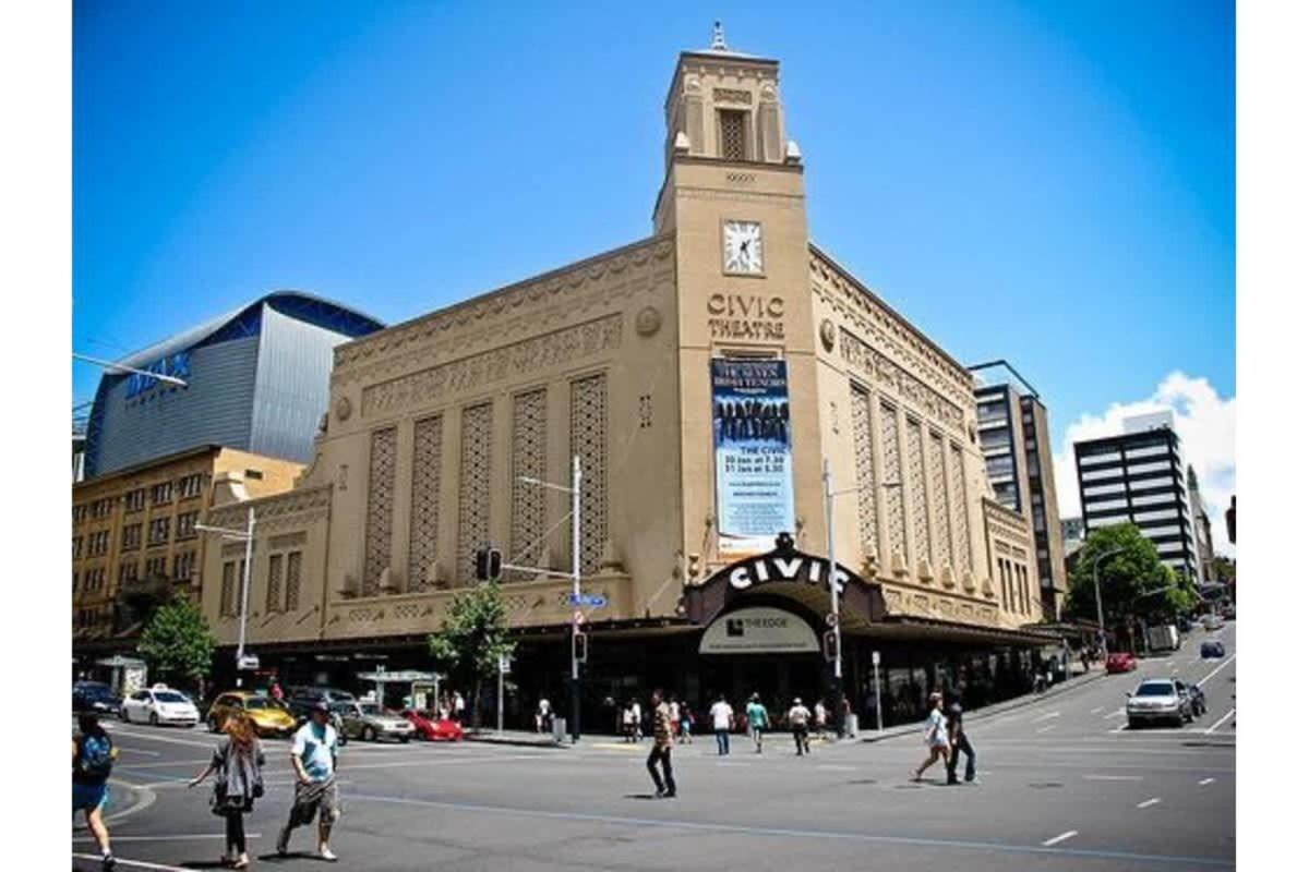 Just Opposite To Sky Tower , 2 Bed 2 Bath In Cbd Appartement Auckland Buitenkant foto